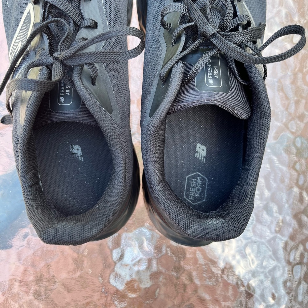 New Balance Men's Black Athletic Shoes Size 9 1/2 - Picture 8 of 9
